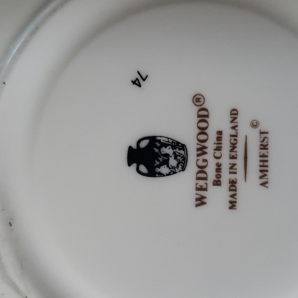 Wedgwood Amherst Bone China Teacup & Saucer – Discontinued Pattern - Picture 4 of 4